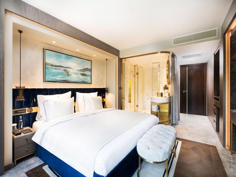 The Maestro Hotel image