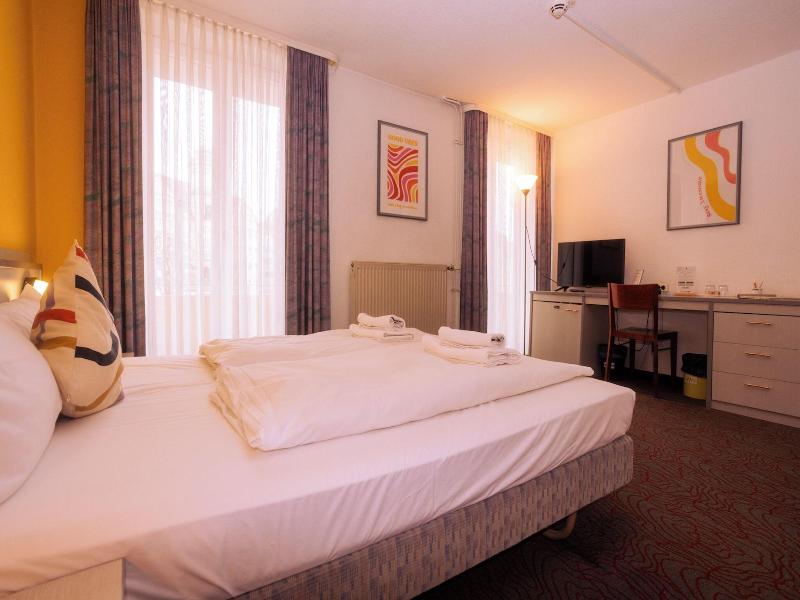 Hessenland Hotel By Stay Awesome image