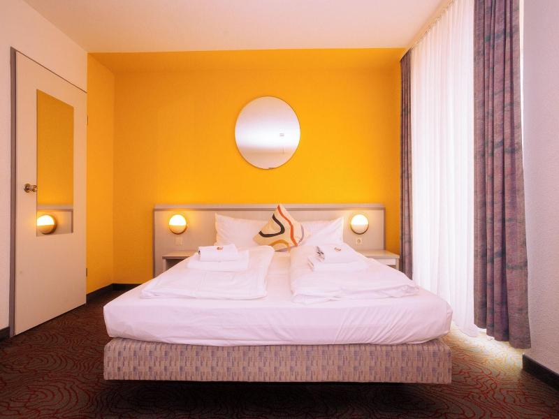 Hessenland Hotel By Stay Awesome image
