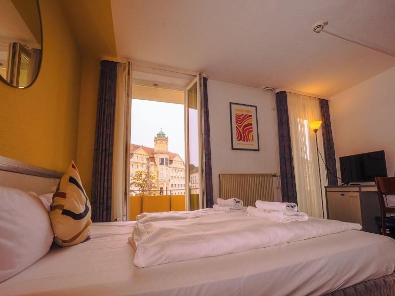 Hessenland Hotel By Stay Awesome image