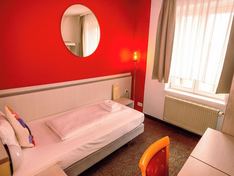 Hessenland Hotel By Stay Awesome image
