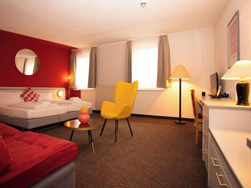 Hessenland Hotel By Stay Awesome image