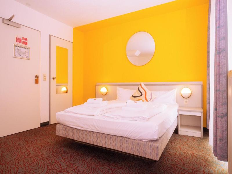 Hessenland Hotel By Stay Awesome image