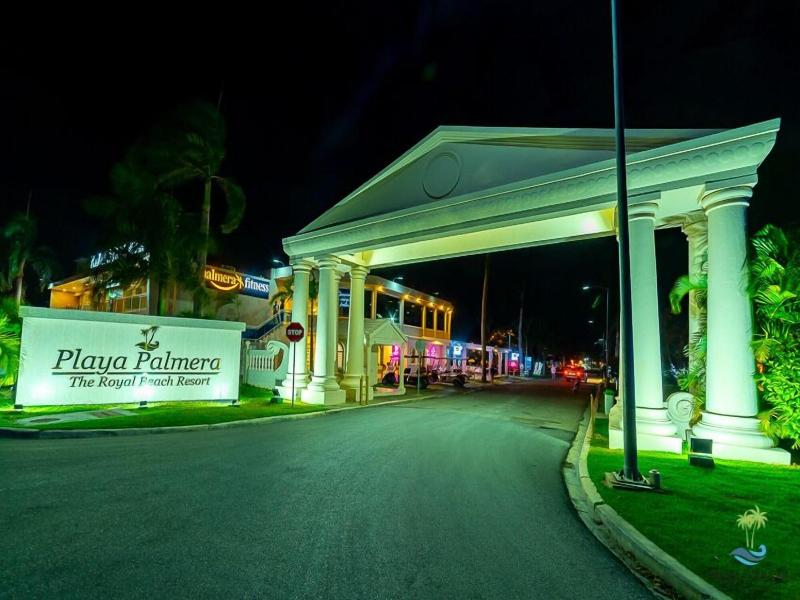 Playa Palmera Beach Resort image