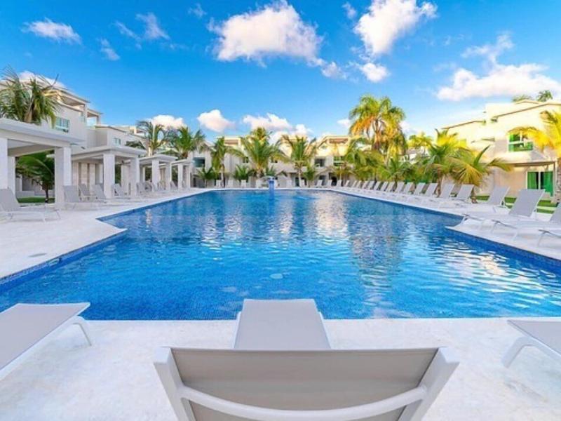 Playa Palmera Beach Resort image