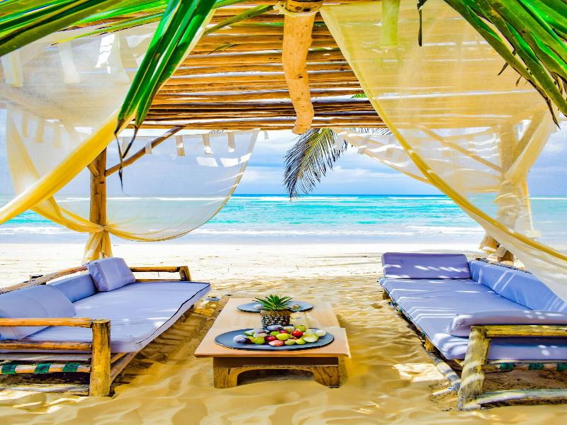 Playa Palmera Beach Resort image