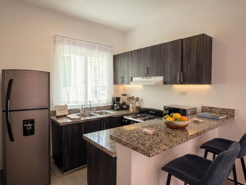 Playa Palmera Beach Resort image
