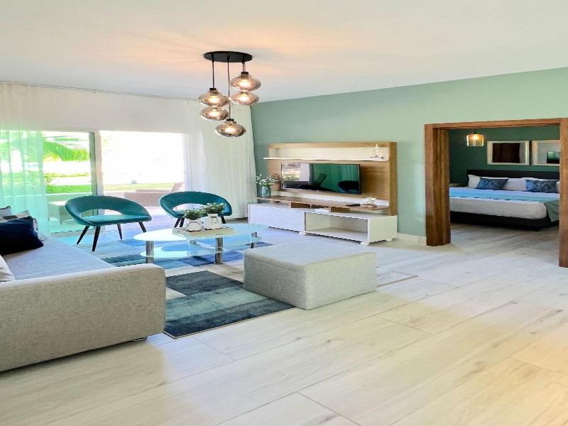 Playa Palmera Beach Resort image