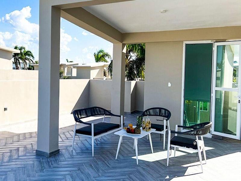 Playa Palmera Beach Resort image