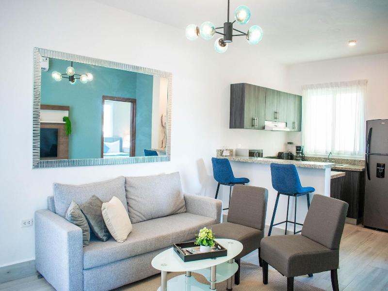 Playa Palmera Beach Resort image