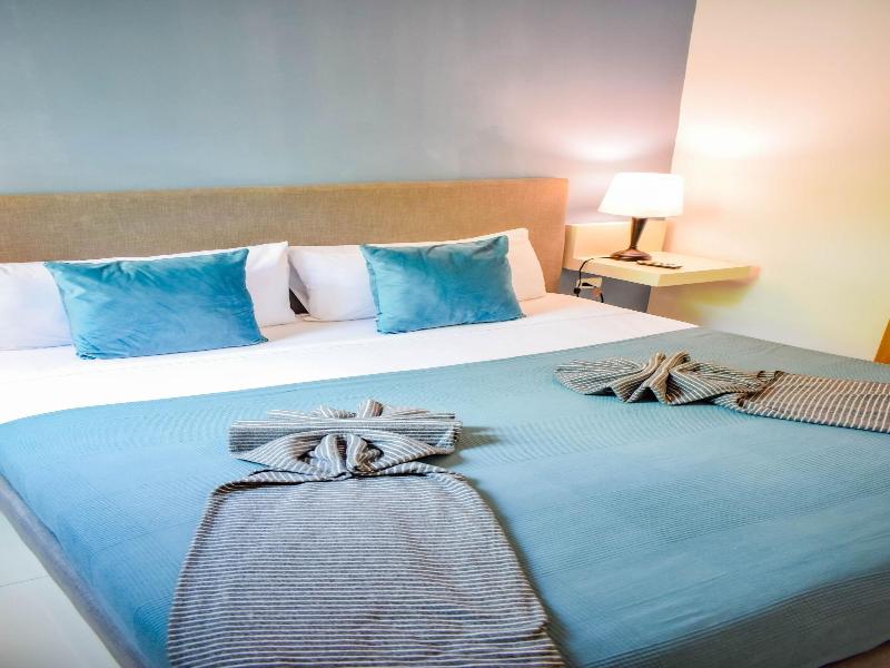 Playa Palmera Beach Resort image