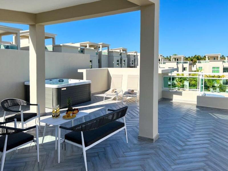 Playa Palmera Beach Resort image