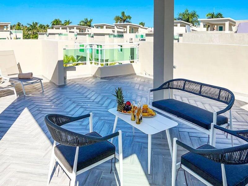 Playa Palmera Beach Resort image