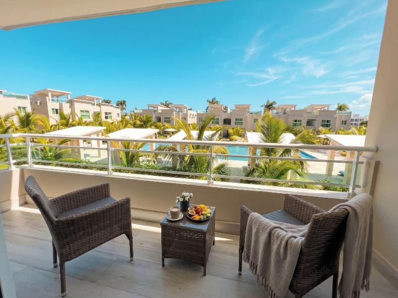 Playa Palmera Beach Resort image