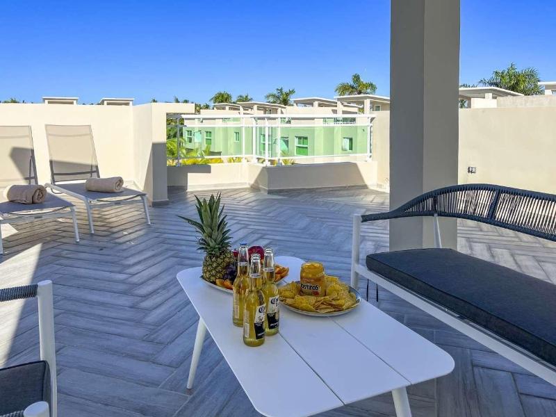 Playa Palmera Beach Resort image