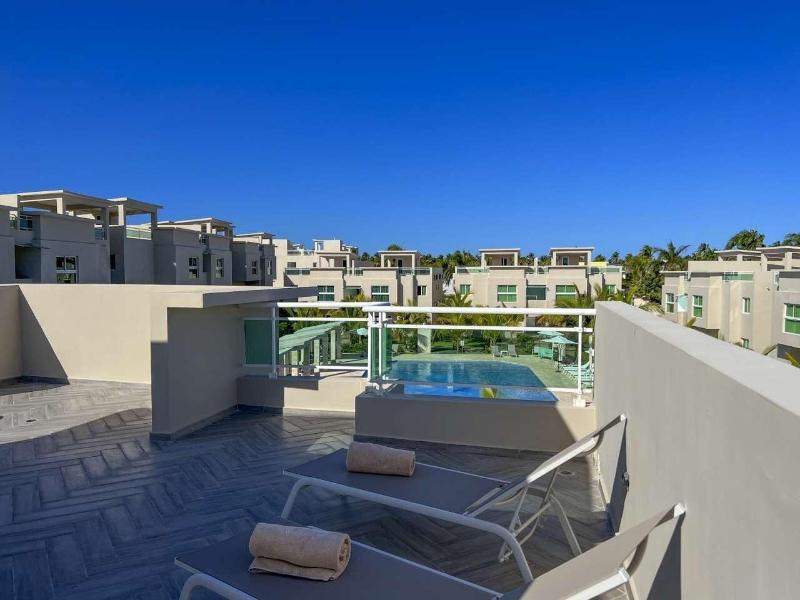 Playa Palmera Beach Resort image