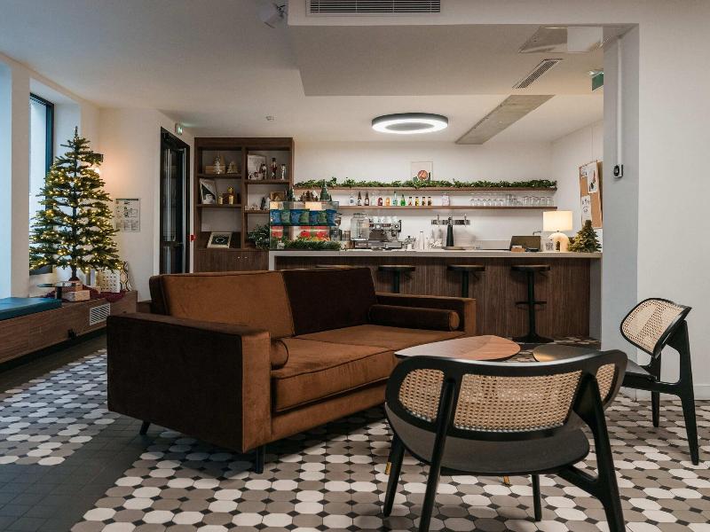 Beau M Paris Hostel image
