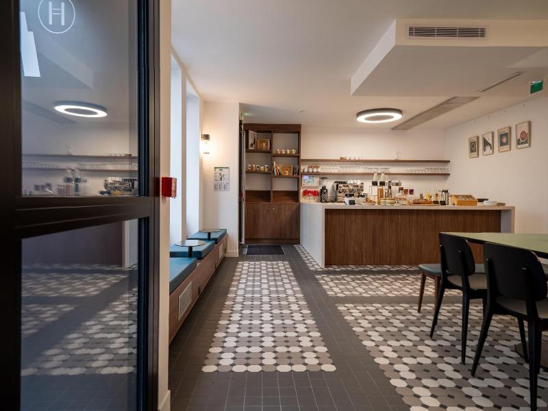 Beau M Paris Hostel image