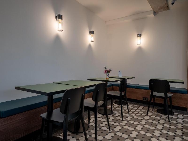 Beau M Paris Hostel image