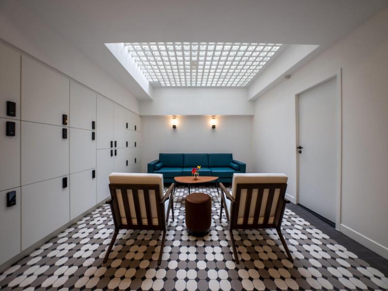 Beau M Paris Hostel image