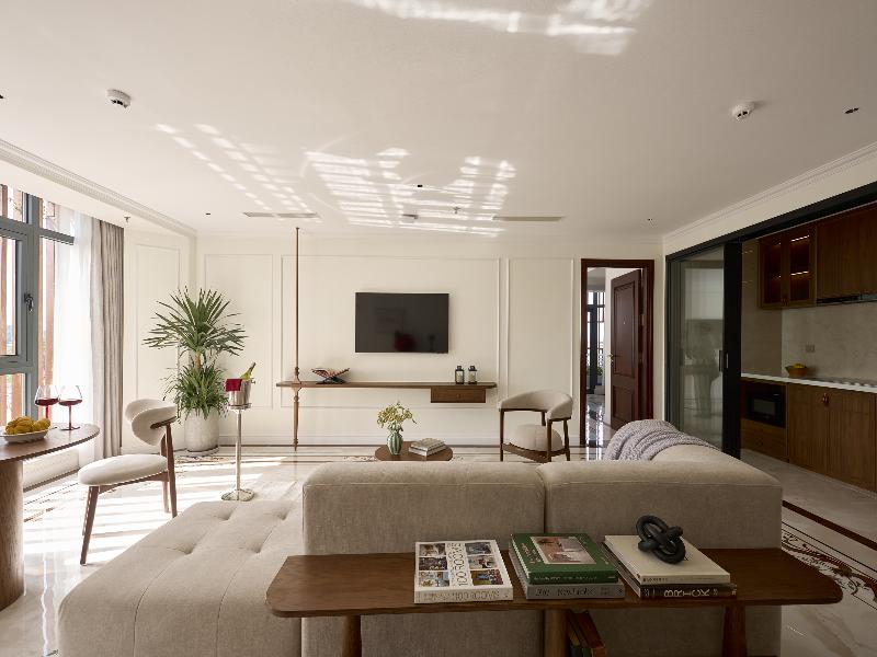 Grand Suite city view with bathtub (double)