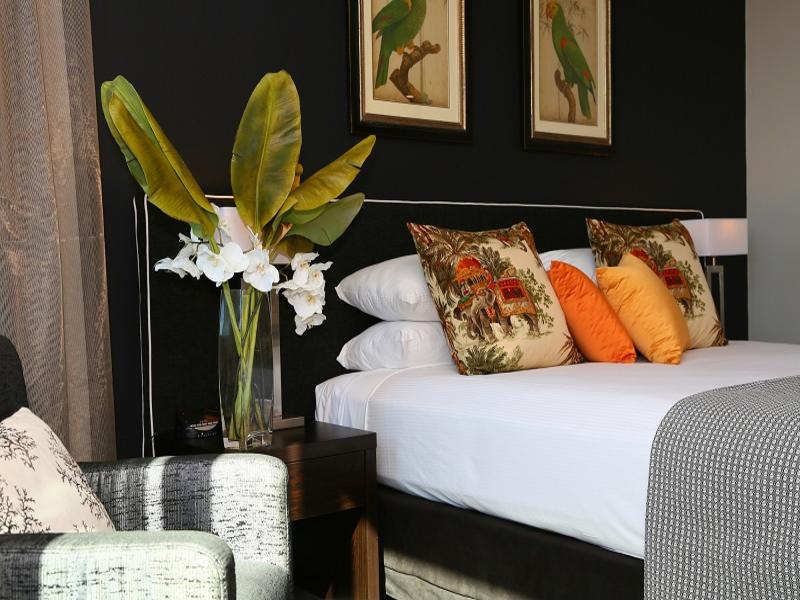 Springfield Lakes Hotel image