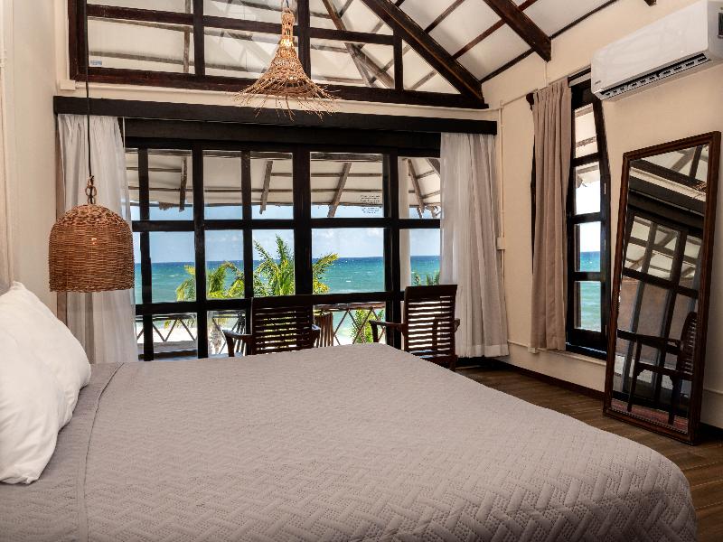 Mía Tulum Beachfront Resort image