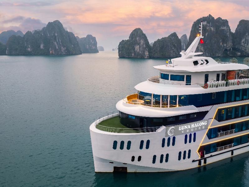 Luna Cruise Luxury Ha Long Bay image