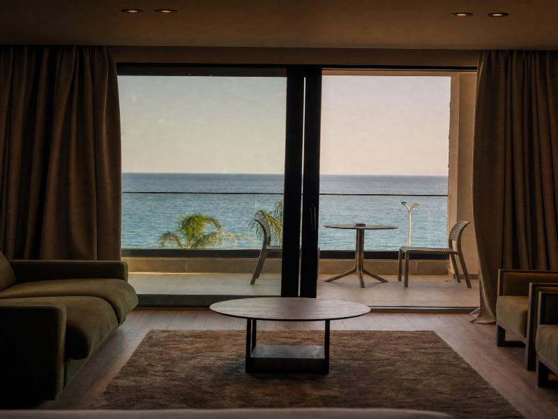 Chaonian Hotel image
