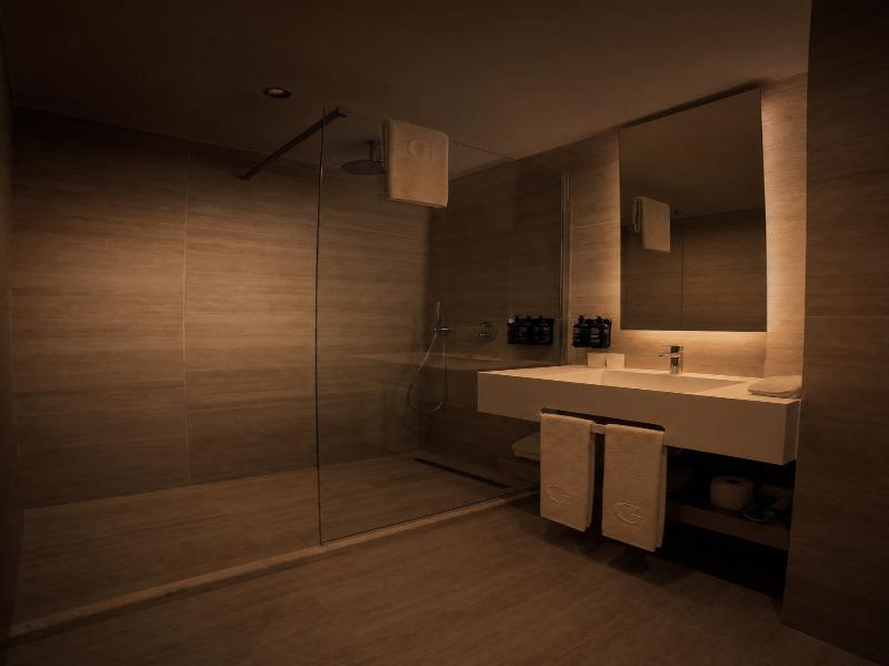 Chaonian Hotel image