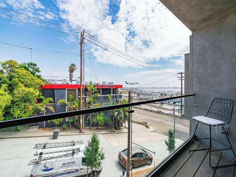 City24 Hotel Little Italy Mission Hills image