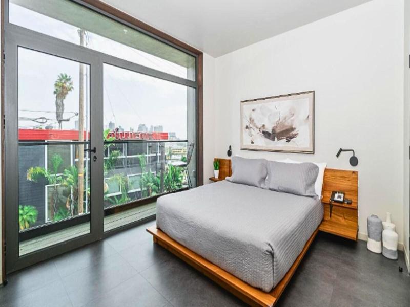 City24 Hotel Little Italy Mission Hills image