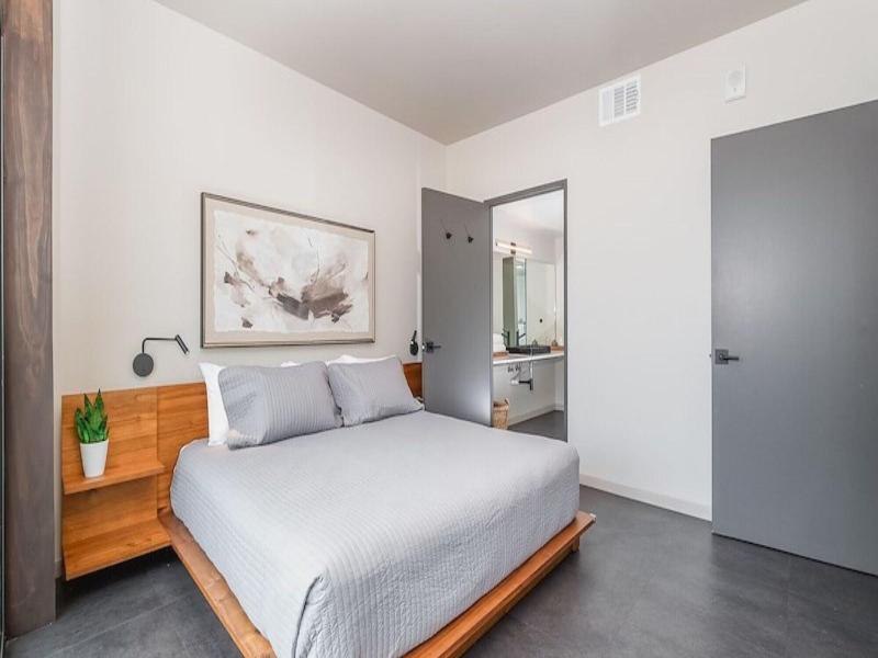 City24 Hotel Little Italy Mission Hills image