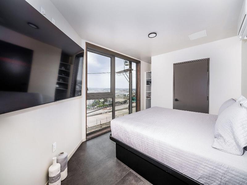 City24 Hotel Little Italy Mission Hills image