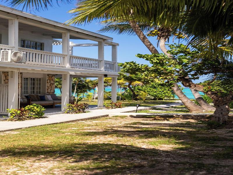 Pelican Beach Hotel