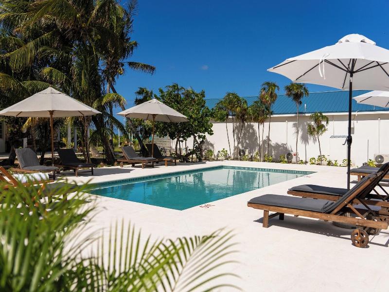 Pelican Beach Hotel