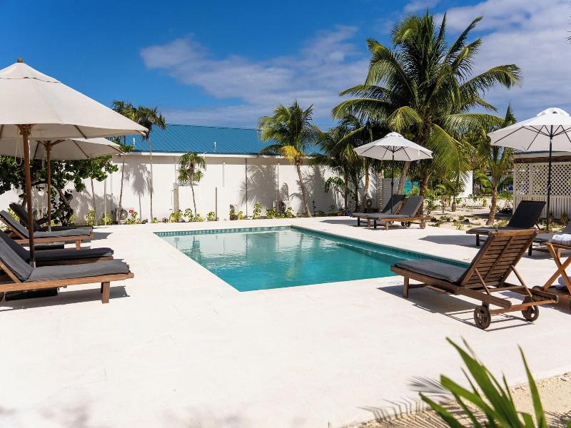 Pelican Beach Hotel
