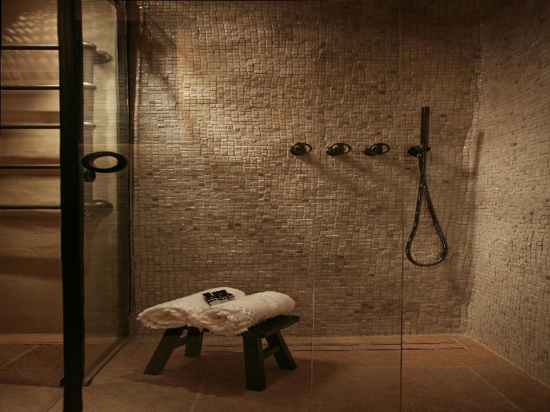 Castelul De Lut image