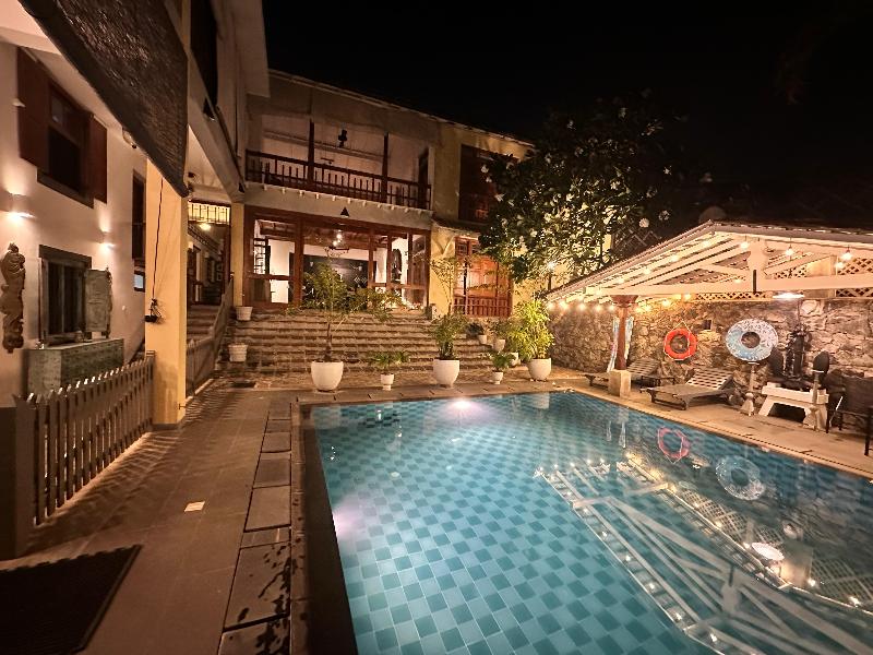 Colonial Retreat Villa image