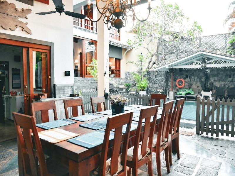 Colonial Retreat Villa image