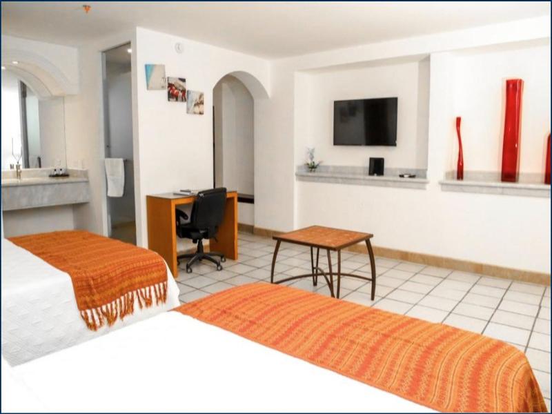 Hotel Plaza Doradas image