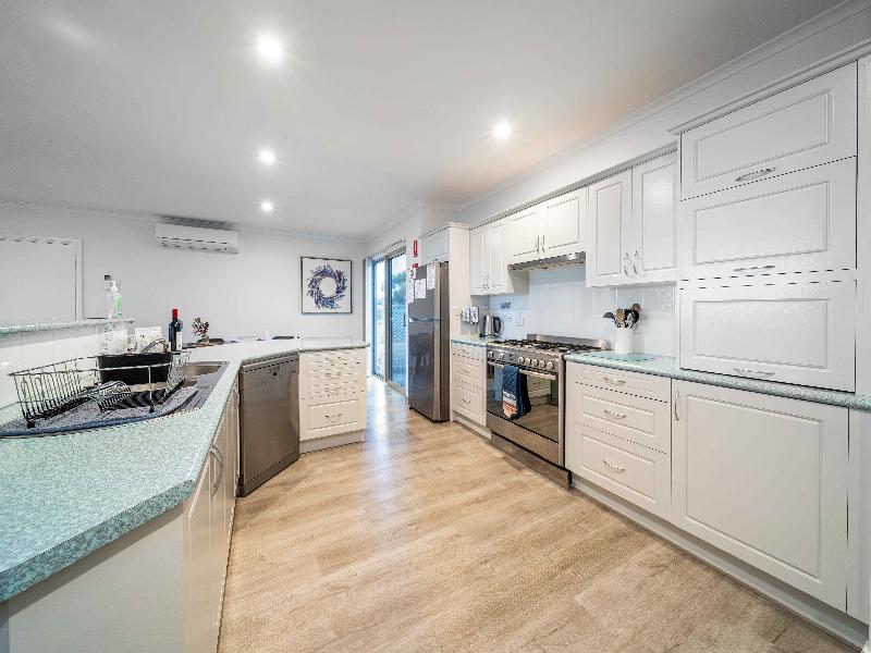 Emu Bay Holiday Homes image