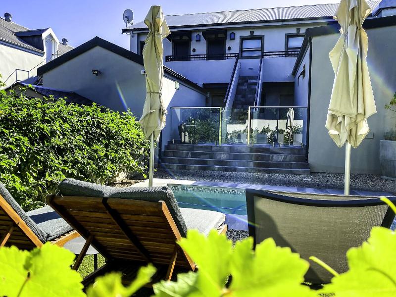 Le Petit Manoir Boutique Hotel Franschhoek image