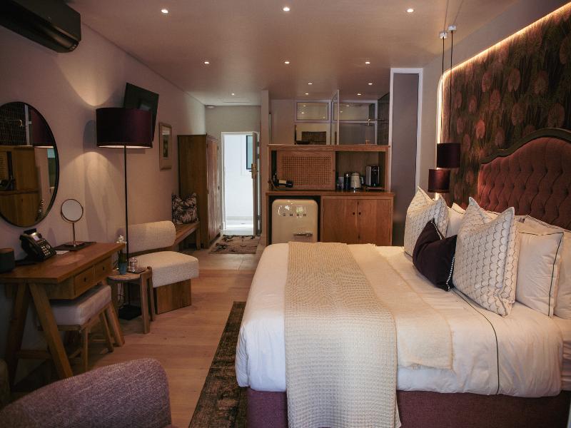Le Petit Manoir Boutique Hotel Franschhoek image