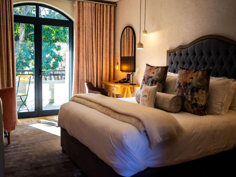 Le Petit Manoir Boutique Hotel Franschhoek image