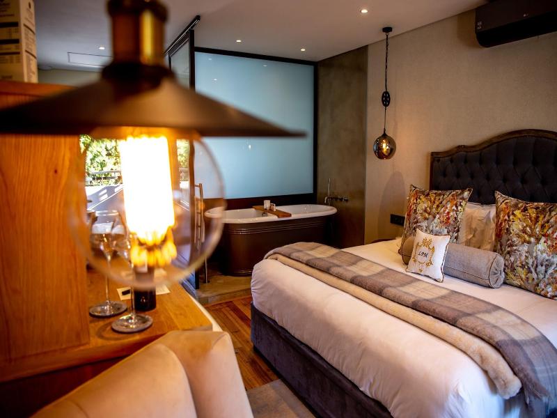 Le Petit Manoir Boutique Hotel Franschhoek image
