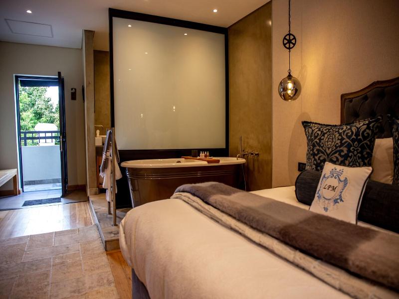 Le Petit Manoir Boutique Hotel Franschhoek image