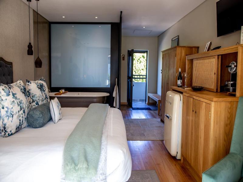 Le Petit Manoir Boutique Hotel Franschhoek image