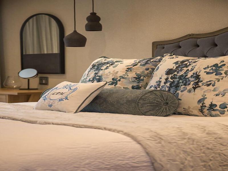 Le Petit Manoir Boutique Hotel Franschhoek image