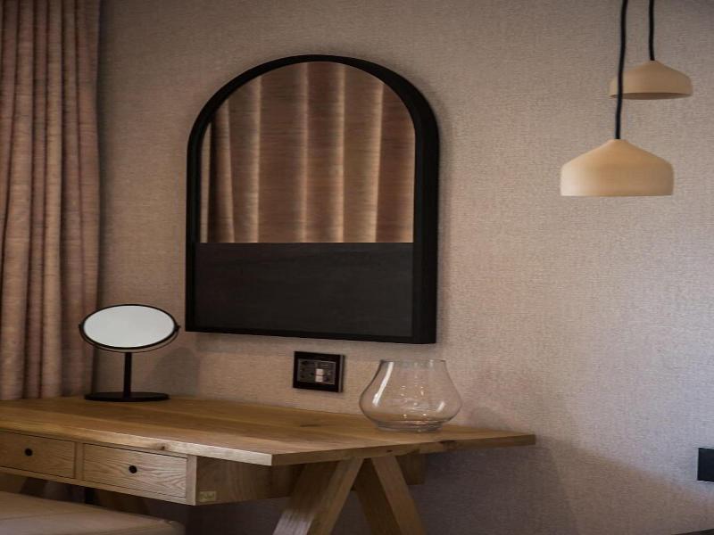 Le Petit Manoir Boutique Hotel Franschhoek image